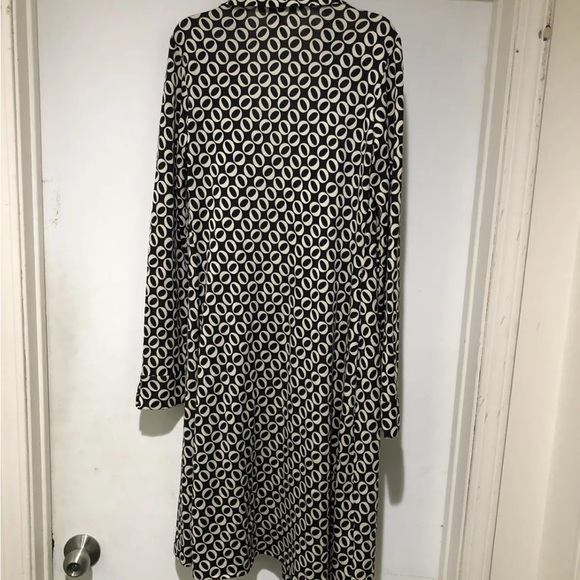 DIANE VON FURSTENBERG JEANNE TWO BLACK WHITE CHAIN LINK SILK WRAP - Picture 2 of 5